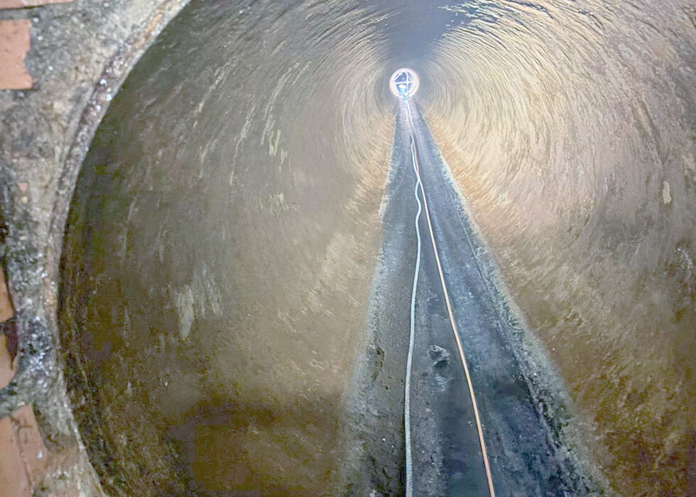 Blick in die Leitung nach der Reinigung und der Entfernung der Ablagerungen