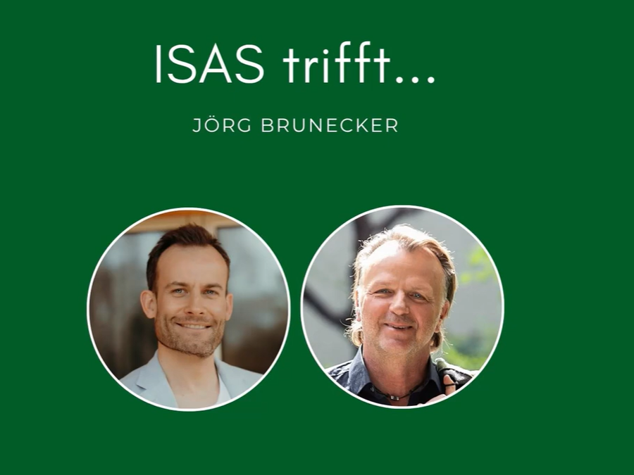 Grünes Titelbild mit der Aufschrift „ISAS trifft… Jörg Brunecker“ und zwei runden Porträtfotos.